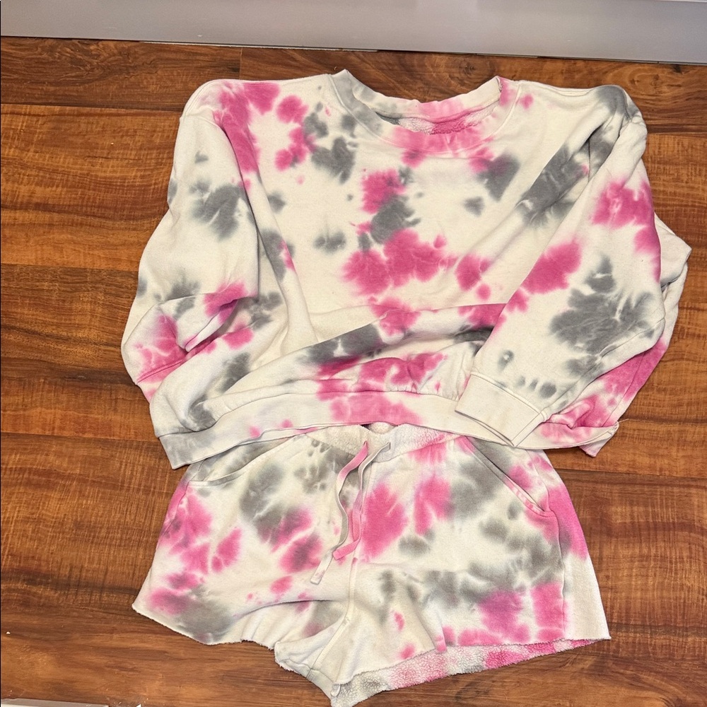 Tie-Dye Pink & Gray woman's short Set - Cozy Long-Sleeve Top & Shorts